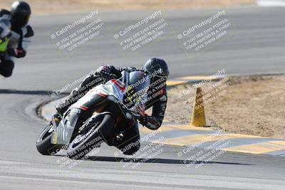 media/Feb-07-2025-CVMA Friday Practice (Fri) [[7034960ba2]]/2-Racer 2/Session 3 (Turn 8)/